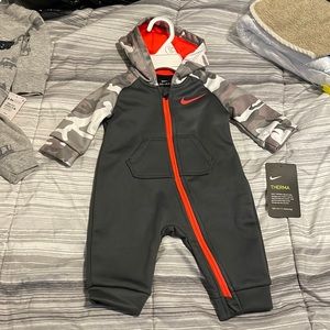 Jump suit for babies